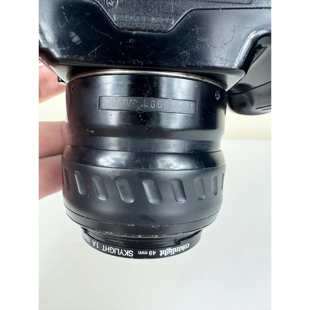 Minolta Maxxum 3xi 35mm‎ Film Camera AF 35-80mm Lens + Skylight Filter Untested